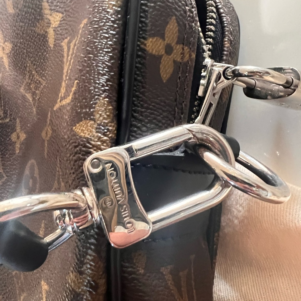 Brand New Louis Vuitton Briefcase. Never used. Box, receipt and dust bag - Picture 6 of 6